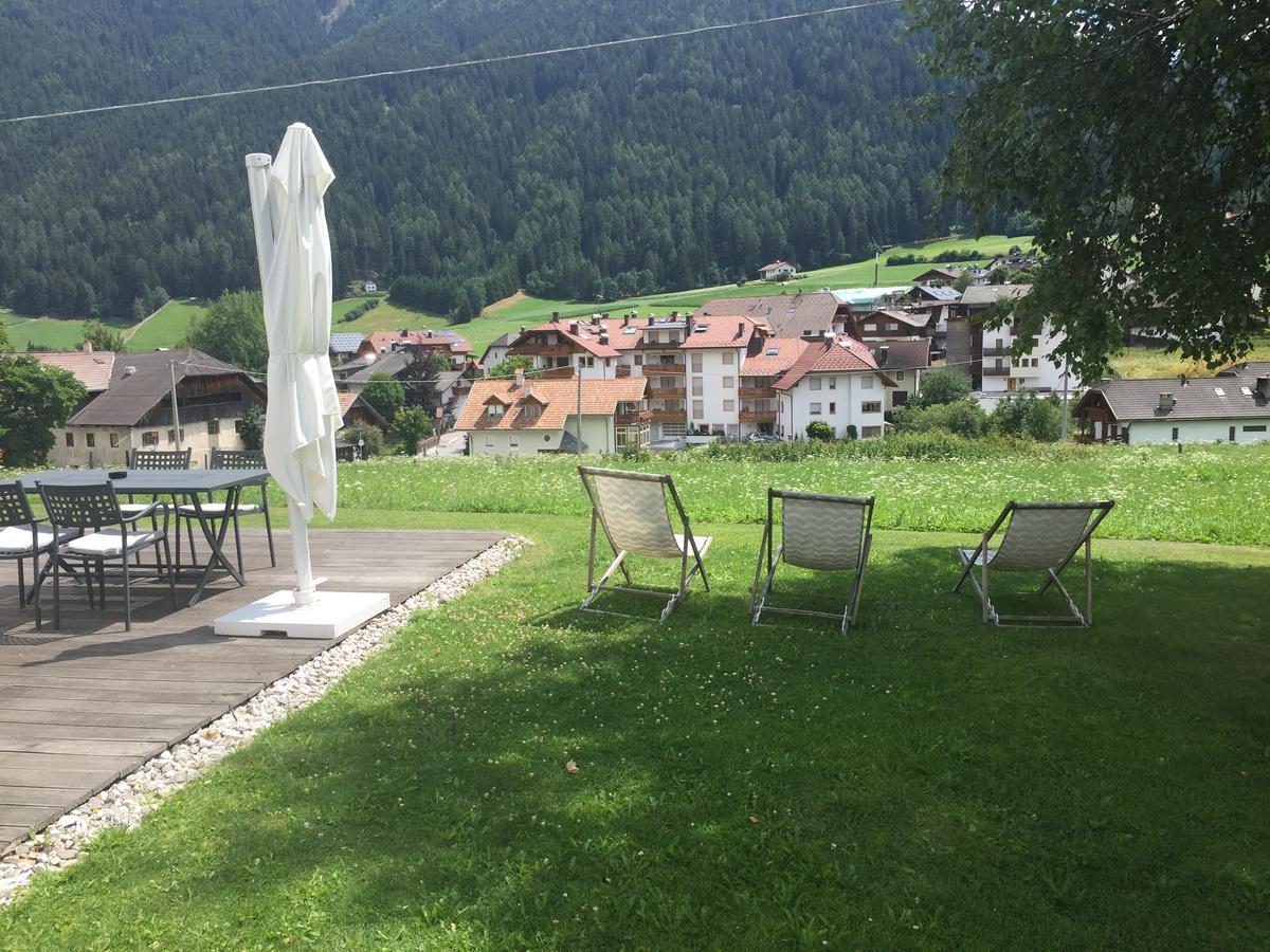 Ansitz Heufler Hotel Rasun di Sopra Luaran gambar